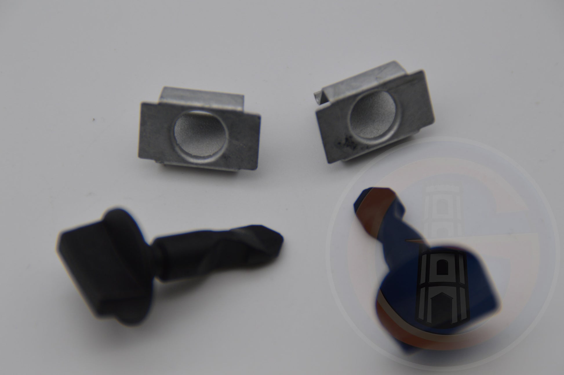 Original VW Tiguan 5N Befestigungsmaterial für Abdeckung Blende Anhängerkupplung