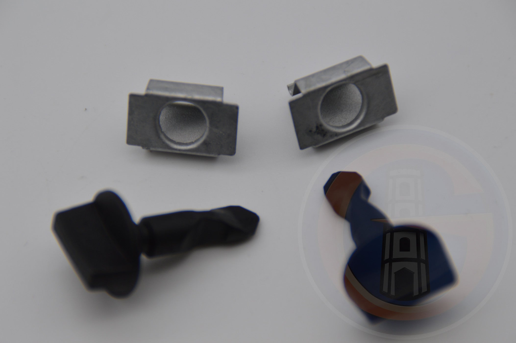 Original VW Tiguan 5N Befestigungsmaterial für Abdeckung Blende Anhängerkupplung