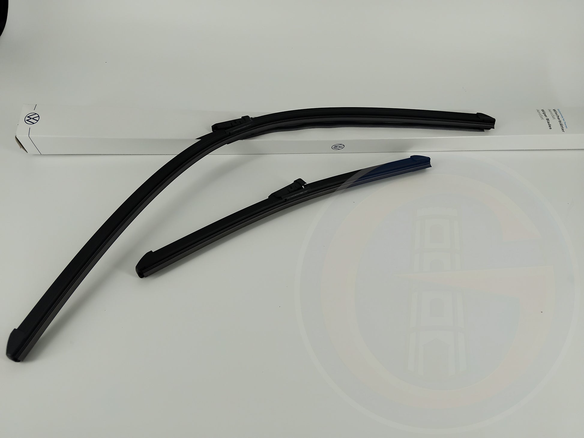 Original VW Touran Scheibenwischer Wischer Aero Set Vorn 5TB998002