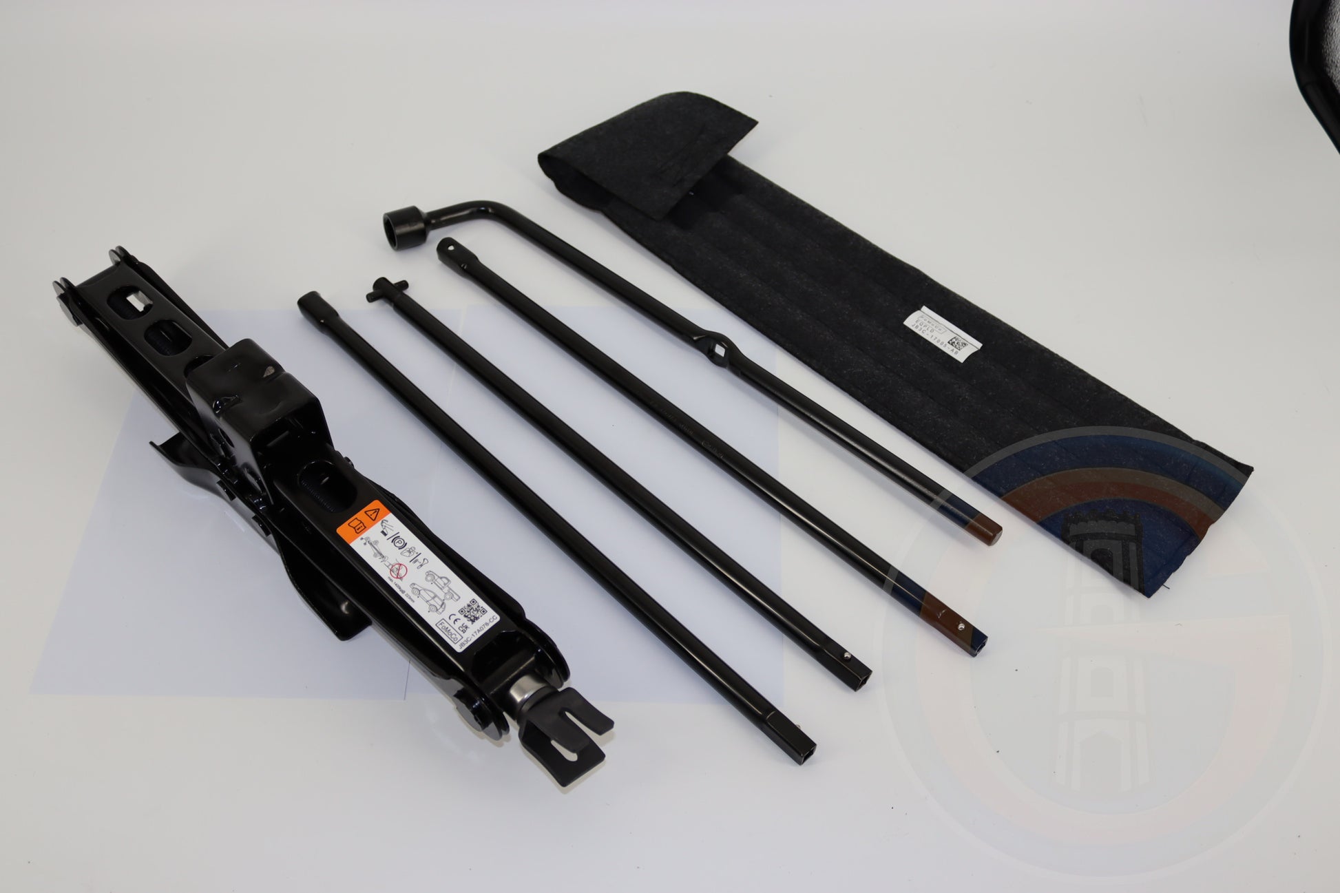 Orig VW Amarok neu ab 2023 Wagenheber und Bordwerkzeug 2HJ011031C und 2HJ01219A
