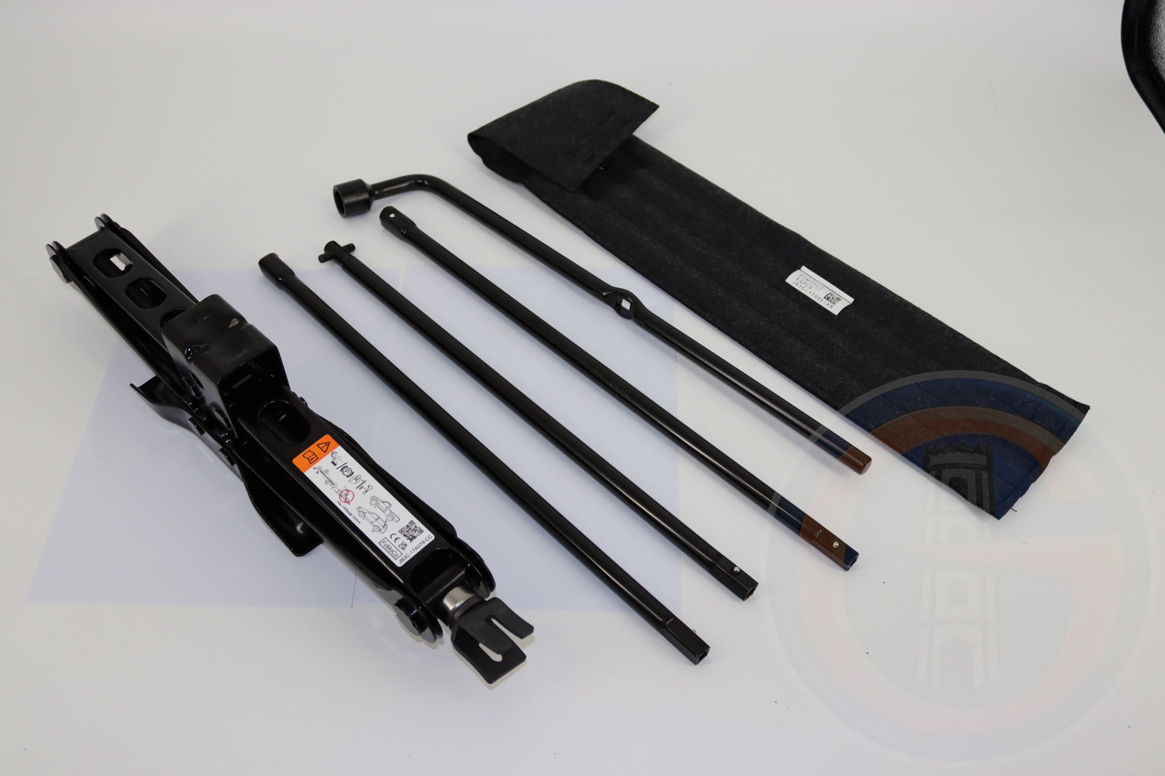 Orig VW Amarok neu ab 2023 Wagenheber und Bordwerkzeug 2HJ011031C und 2HJ01219A