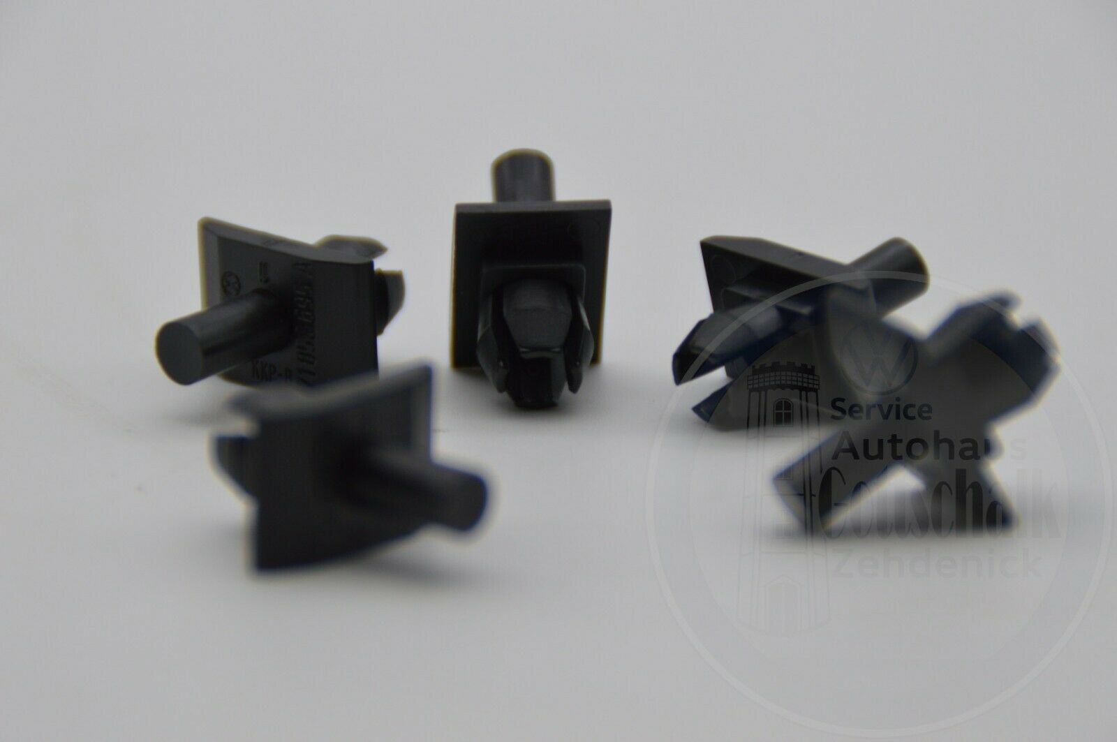 Orig VW Golf 1 T3 Spreiznieten Kühlergrill Befestigungs Clip 10 Stück 171853695A