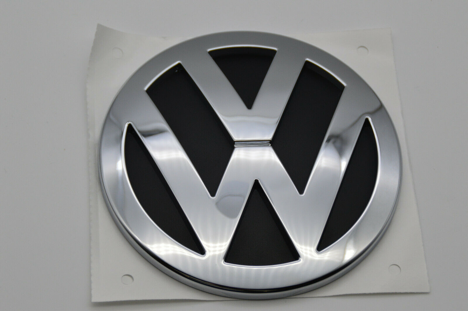 Orig VW T6  Caddy ab 2016 VW Emblem Heckklappe chrom/schwarz 7E0853630D DPJ
